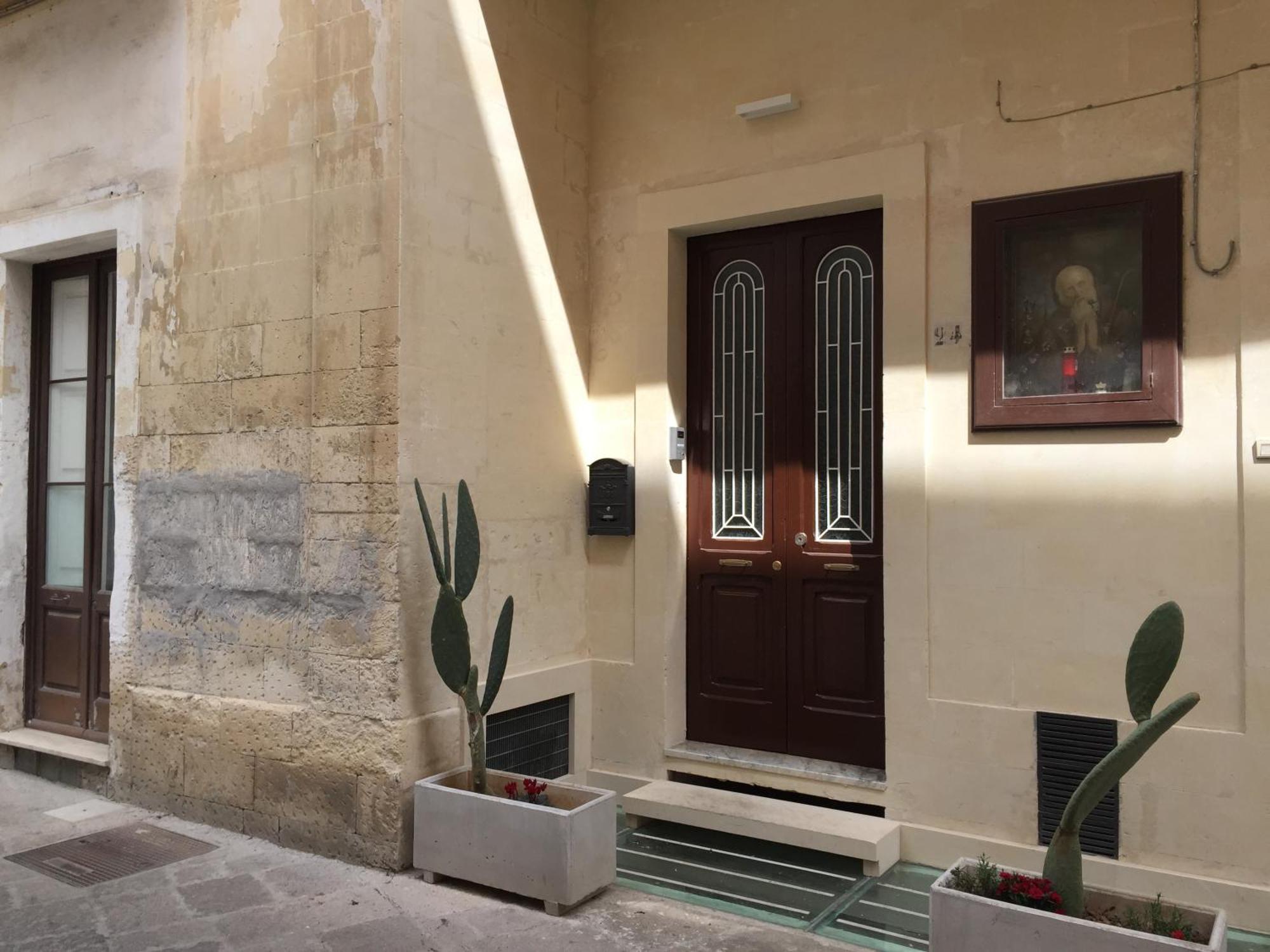 B&B Le Giravolte Lecce Exterior photo